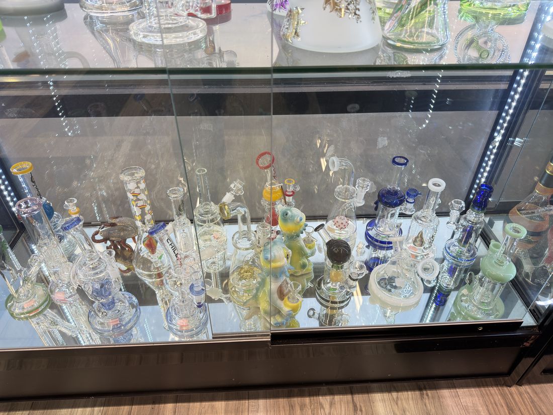 Bubblers, hand pipes and small rigs in a lit case