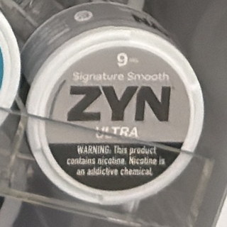 ZYN ULTRA Signature Smooth nicotine pouches